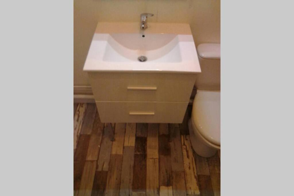 Elbeuf etg1 droite Sweet Home Netflix wifi Extérieur photo