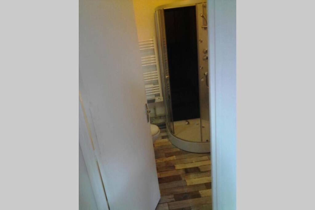 Elbeuf etg1 droite Sweet Home Netflix wifi Extérieur photo
